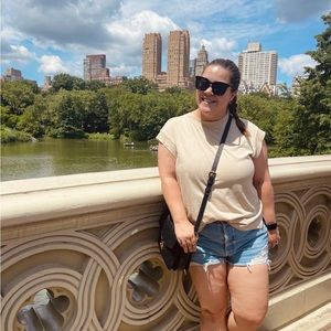 Meet your Posher, Abbey